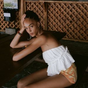 New with tags Zara linen blend Ruffled top